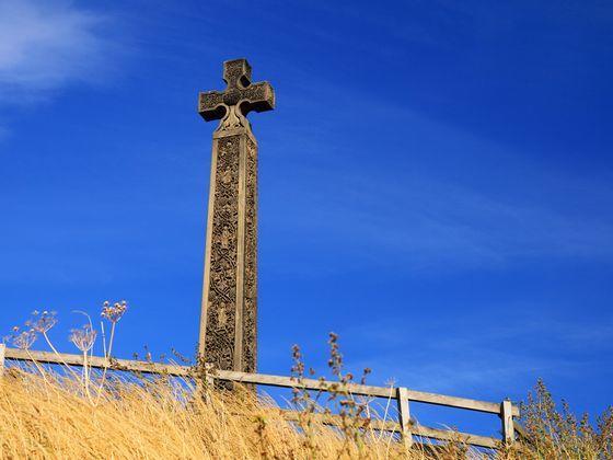 Primarypict-old_celtic_cross_560x420.jpg